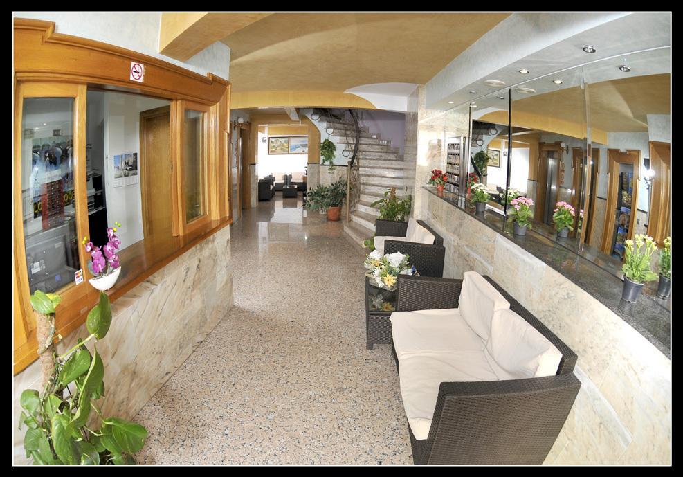 Hostal Carel 厄尔梅达诺 外观 照片